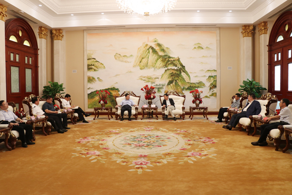 棗莊市委書記陳平一行到海螺環(huán)保考察交流