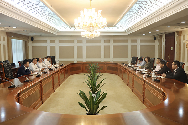 上峰水泥執行董事、浙江上峰杰夏環保董事長邊衛東一行到海螺環保訪問交流