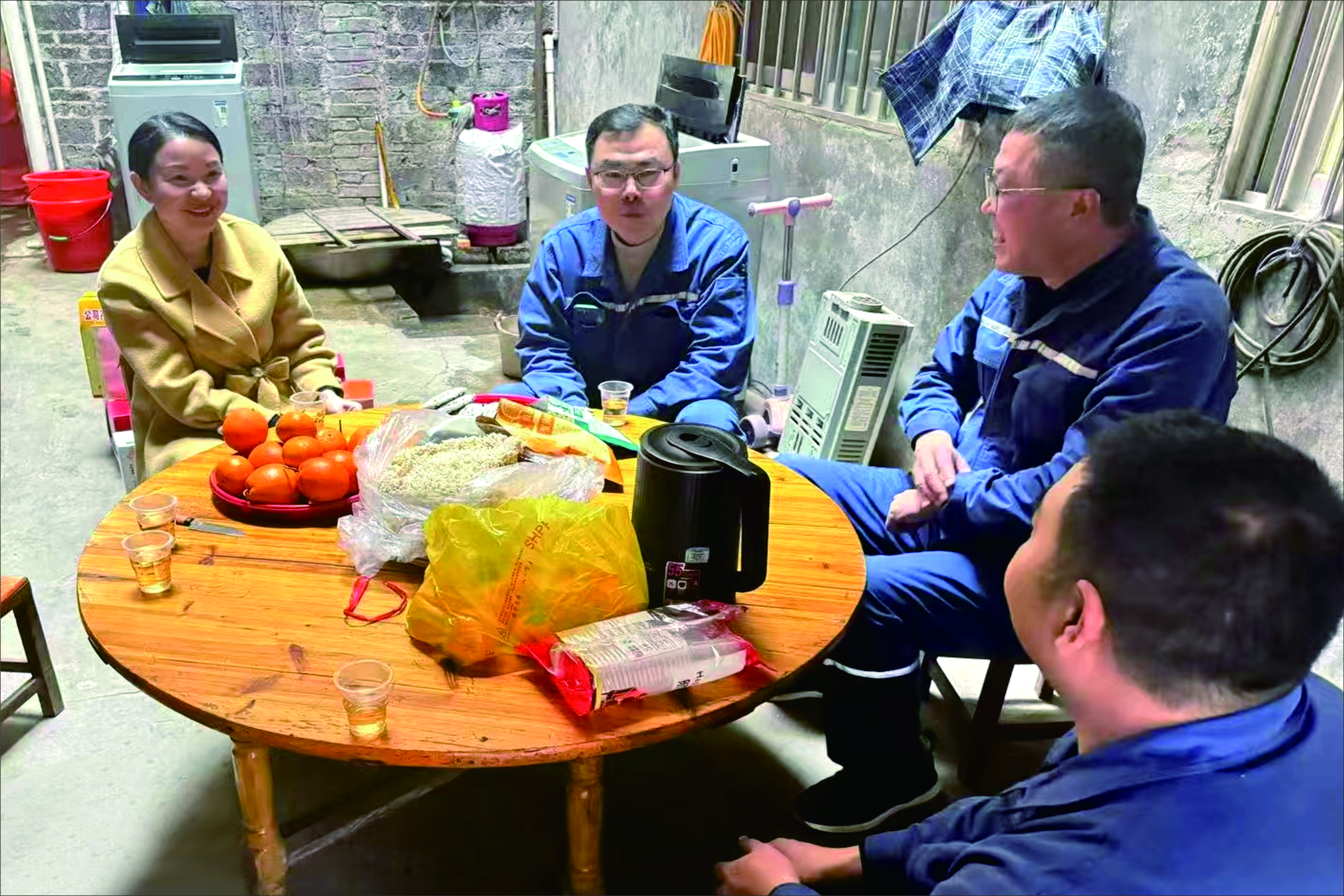 新春送溫暖 歲寒情更濃——興業(yè)海螺環(huán)保開展困難員工慰問活動(dòng)