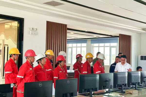 長慶油田分公司第六采氣廠蒞臨榆林海螺環?？疾?共筑“綠水青山就是金山銀山”合作基石