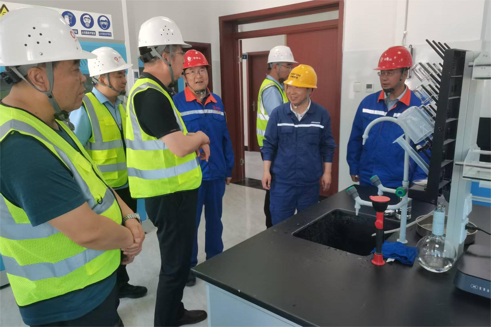 永登縣委常委、常務副縣長馬鶴林到蘭州海中調研